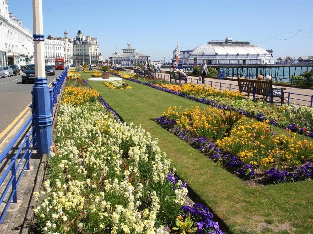 Hotel Cromwell House Eastbourne Zewnętrze zdjęcie